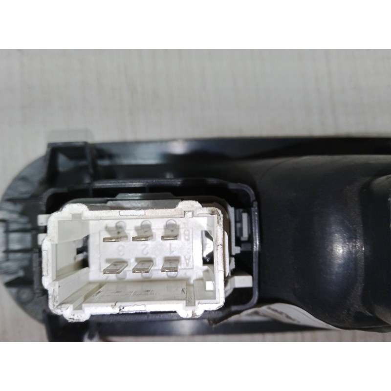 Recambio de mando elevalunas trasero izquierdo para renault megane ii (bm0/1_, cm0/1_) 1.5 dci (bm1f, cm1f) referencia OEM IAM  