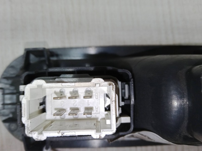 Recambio de mando elevalunas trasero izquierdo para renault megane ii (bm0/1_, cm0/1_) 1.5 dci (bm1f, cm1f) referencia OEM IAM  