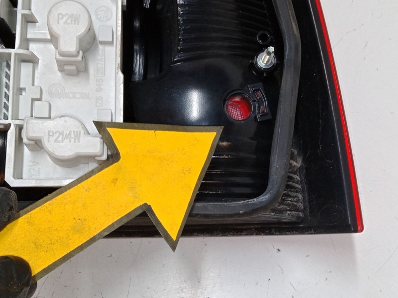 Recambio de piloto trasero izquierdo para skoda octavia ii (1z3) 1.6 tdi referencia OEM IAM   