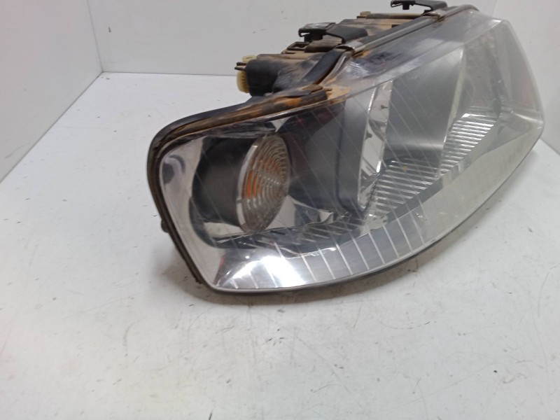 Recambio de faro derecho para audi a3 (8l1) 1.6 referencia OEM IAM   
