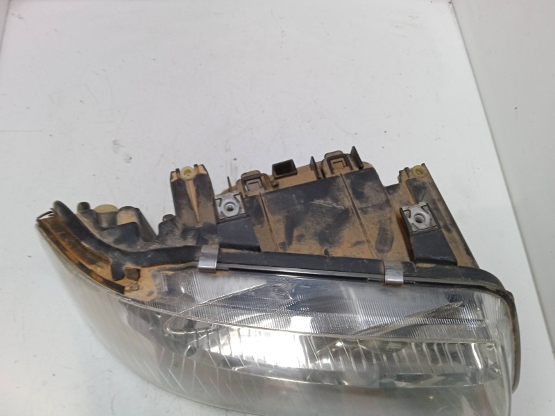 Recambio de faro derecho para audi a3 (8l1) 1.6 referencia OEM IAM   