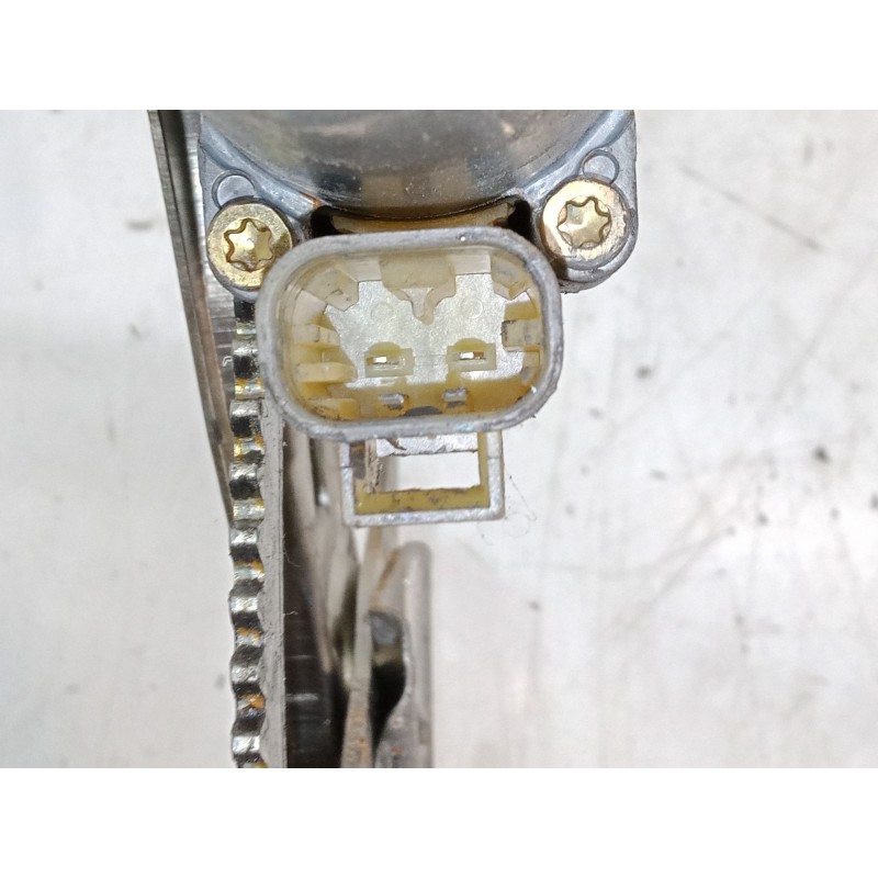 Recambio de elevalunas electrico delantero izquierdo para mercedes-benz clase m (w163) ml 270 cdi (163.113) referencia OEM IAM  