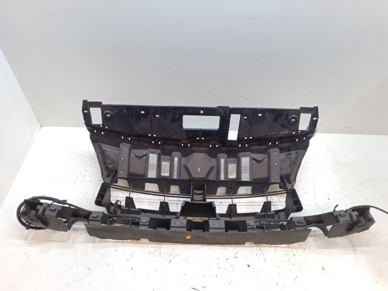 Recambio de rejilla inferior paragolpes para renault scénic iii (jz0/1_) 1.5 dci referencia OEM IAM   