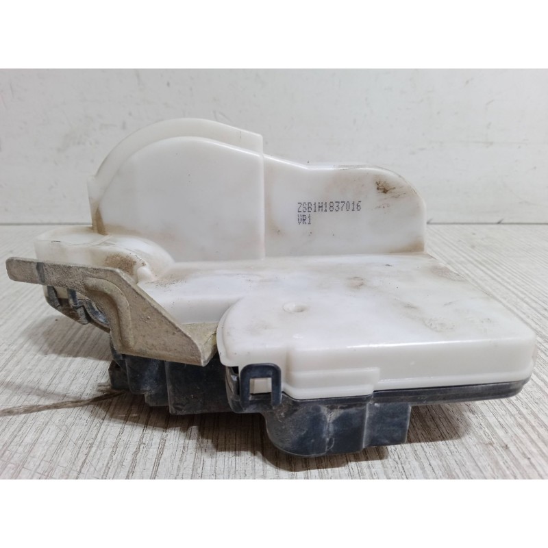 Recambio de cerradura puerta delantera derecha para volkswagen golf iii (1h1) 1.9 d referencia OEM IAM ZSB1H1837016  