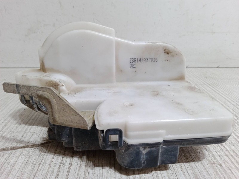 Recambio de cerradura puerta delantera derecha para volkswagen golf iii (1h1) 1.9 d referencia OEM IAM ZSB1H1837016  