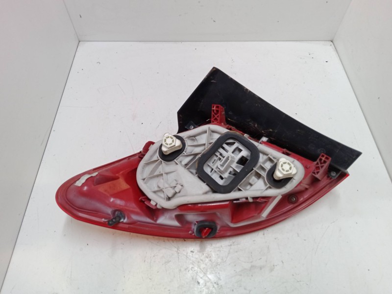 Recambio de piloto trasero derecho para opel meriva b monospace (s10) 1.7 cdti (75) referencia OEM IAM   