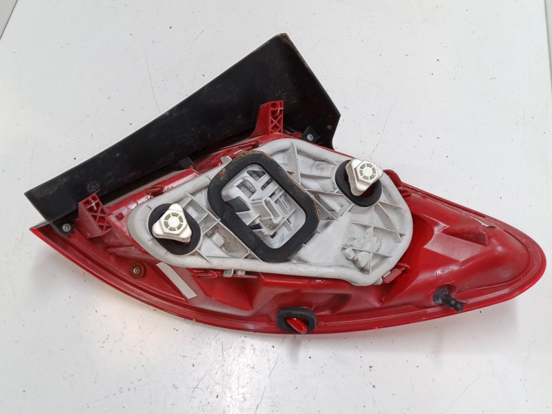 Recambio de piloto trasero izquierdo para opel meriva b monospace (s10) 1.7 cdti (75) referencia OEM IAM   