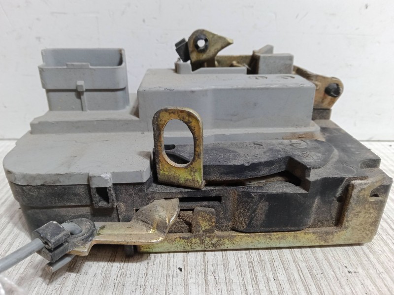 Recambio de cerradura puerta delantera derecha para peugeot 206 hatchback (2a/c) 1.4 hdi eco 70 referencia OEM IAM   