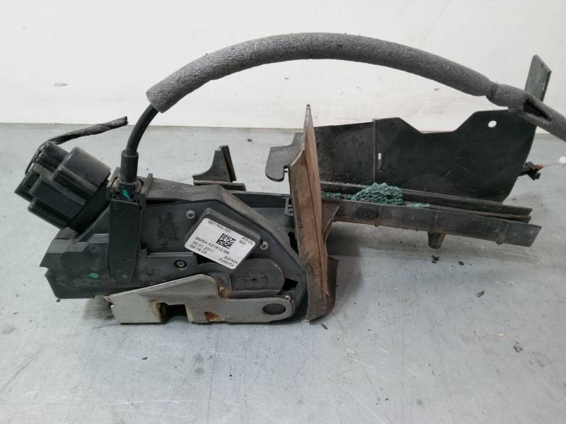 CERRADURA PUERTA DELANTERA DERECHA 921760101 