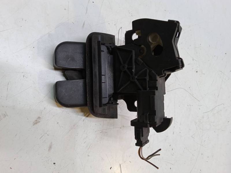 CERRADURA MALETERO / PORTON 
