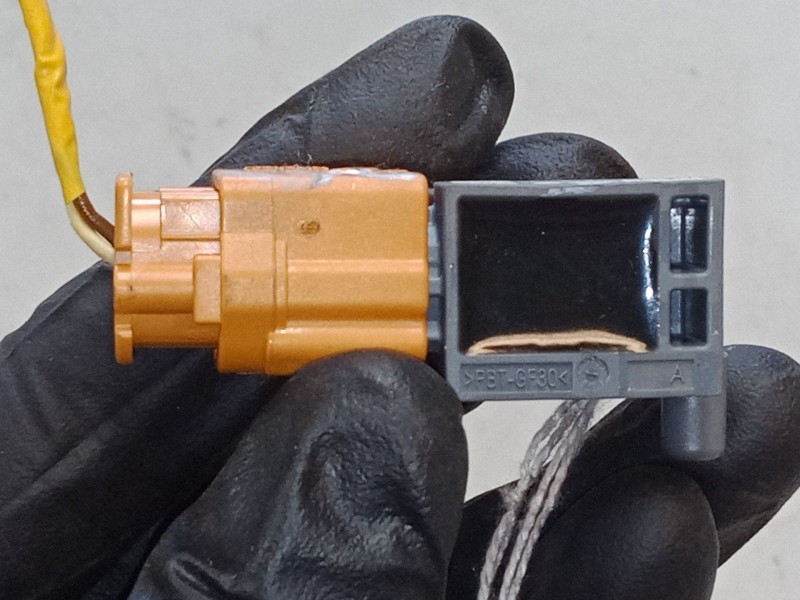 Recambio de sensor de impacto para kia carens iv 1.7 crdi referencia OEM IAM   