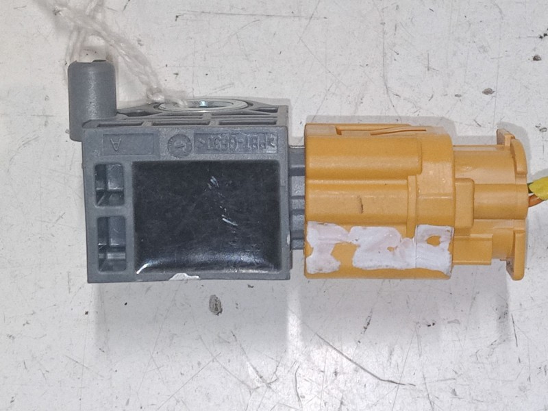 Recambio de sensor de impacto para kia carens iv 1.7 crdi referencia OEM IAM   