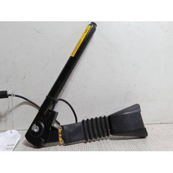 ANCLAJE CINTURON DELANTERO DERECHO 