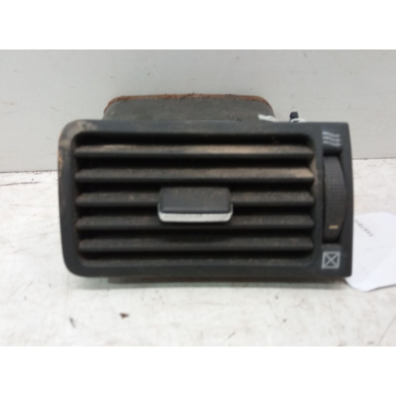 Recambio de aireador derecho para toyota corolla (_e12_) 1.6 vvt-i (zze121_) referencia OEM IAM   