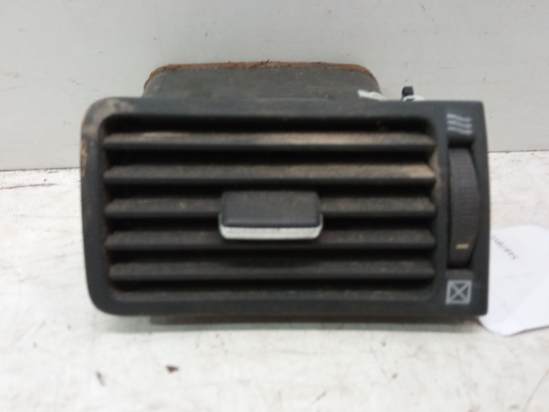 Recambio de aireador derecho para toyota corolla (_e12_) 1.6 vvt-i (zze121_) referencia OEM IAM   