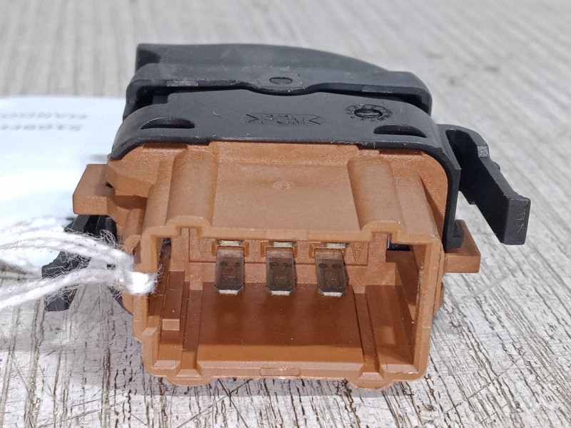 Recambio de mando elevalunas delantero derecho para nissan primastar autobús (x83) dci 150 referencia OEM IAM   