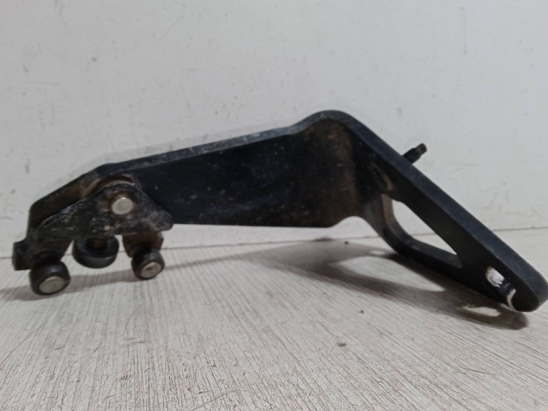 Recambio de guia puerta corredera derecha para nissan primastar autobús (x83) dci 150 referencia OEM IAM INFERIOR  