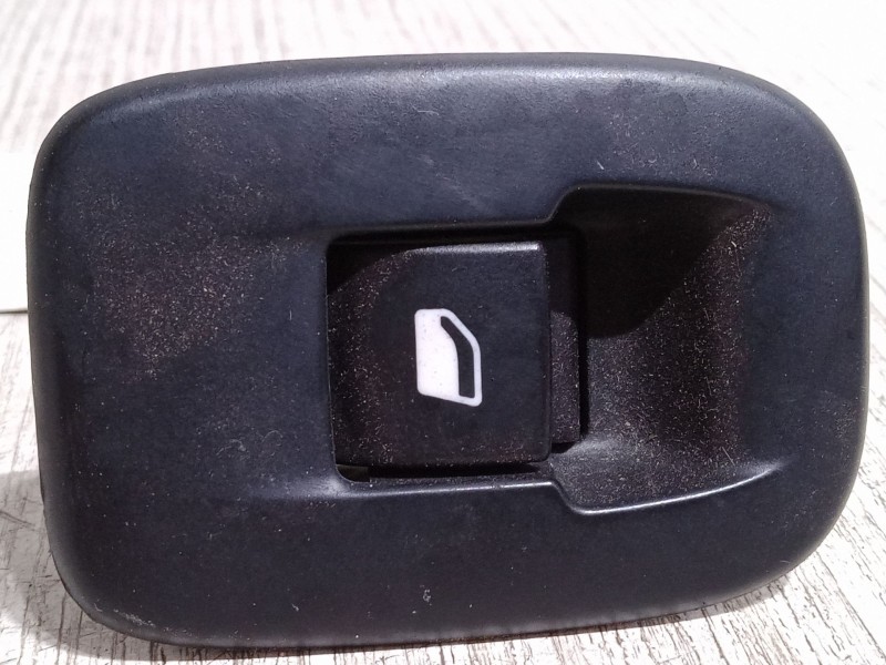 Recambio de mando elevalunas trasero izquierdo para peugeot 2008 i (cu_) 1.2 thp 130 / puretech 130 referencia OEM IAM   