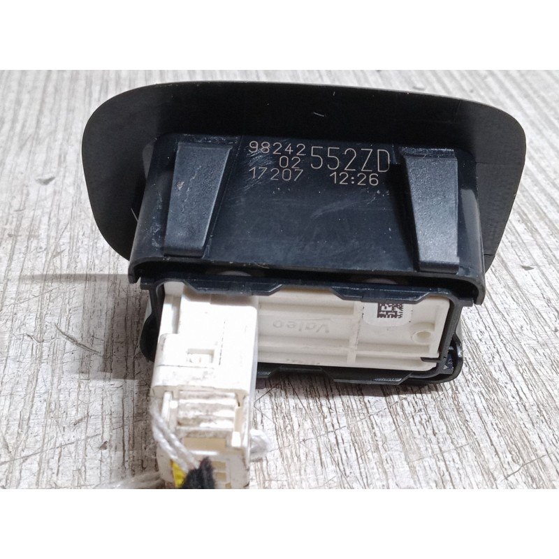 Recambio de mando elevalunas trasero izquierdo para peugeot 2008 i (cu_) 1.2 thp 130 / puretech 130 referencia OEM IAM   