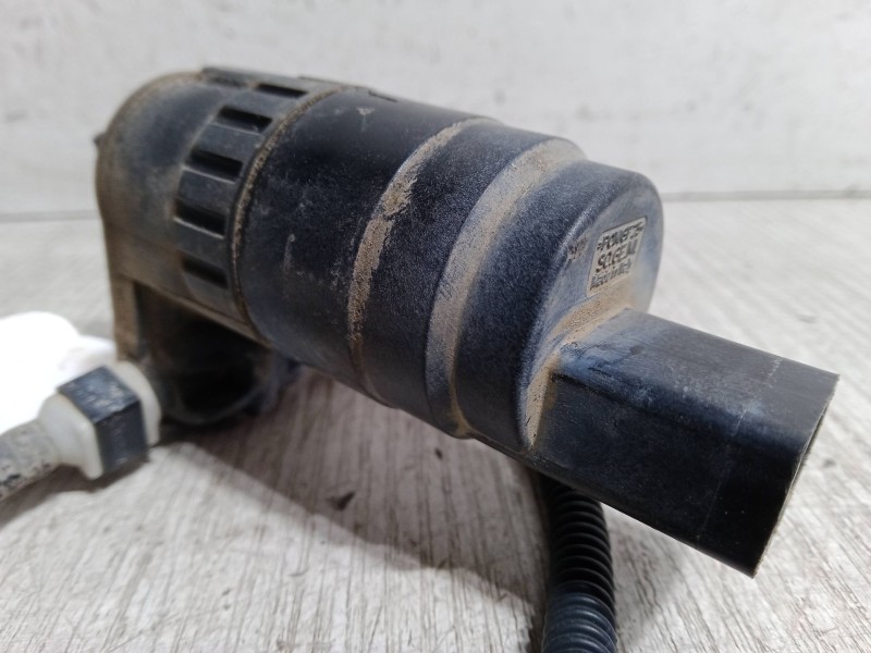 Recambio de bomba limpiaparabrisas para seat leon (1p1) 1.6 tdi referencia OEM IAM   