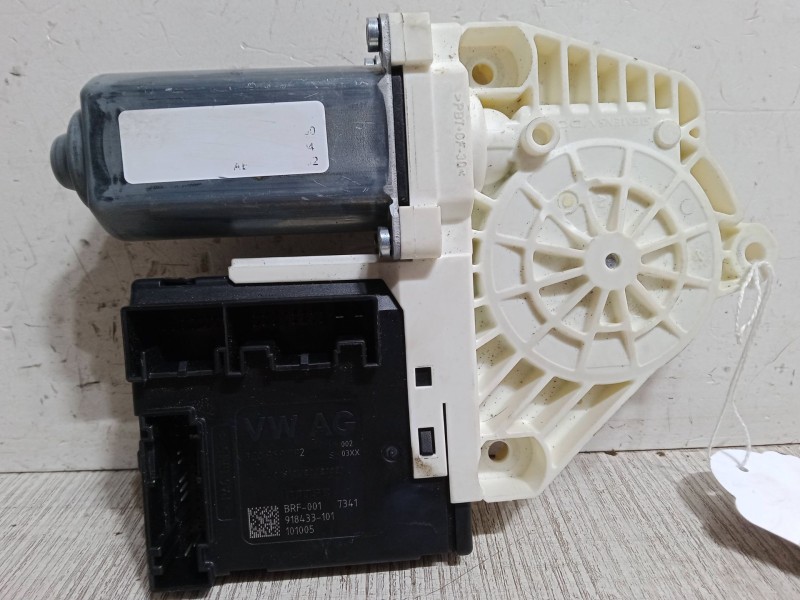 Recambio de motor elevaluna delantero derecho para seat leon (1p1) 1.6 tdi referencia OEM IAM 918433101  