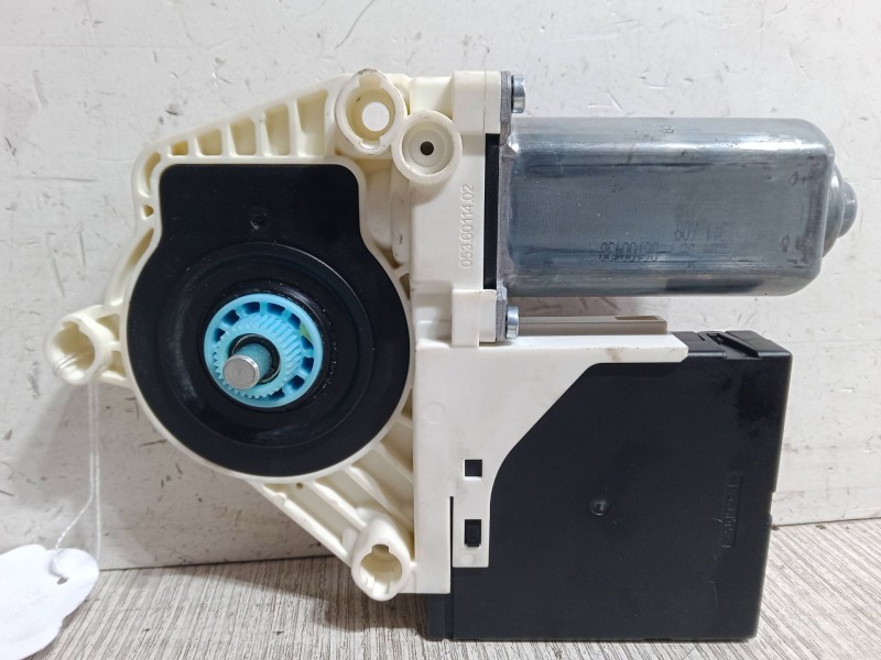 Recambio de motor elevaluna delantero derecho para seat leon (1p1) 1.6 tdi referencia OEM IAM 918433101  