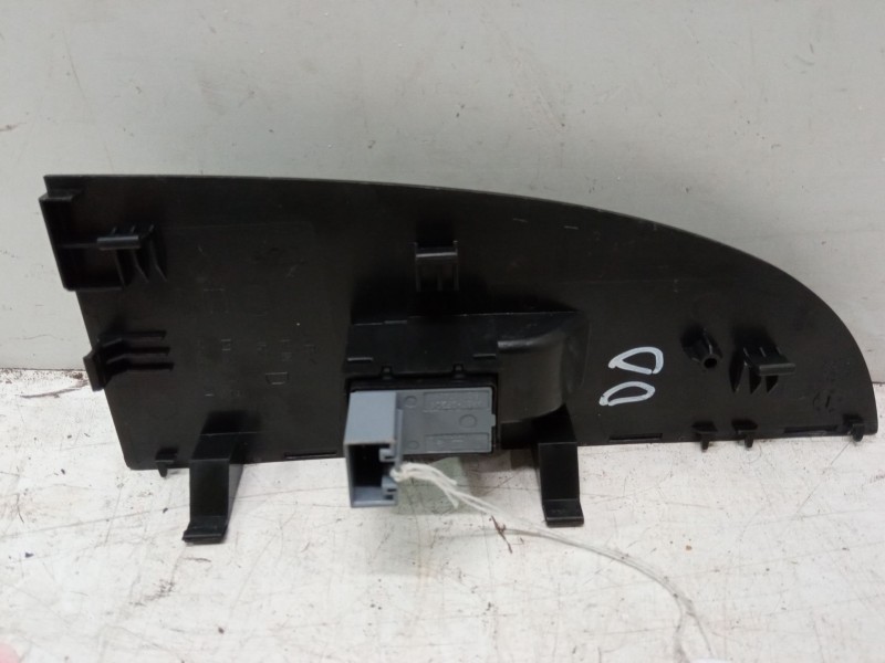Recambio de mando elevalunas delantero derecho para seat leon (1p1) 1.6 tdi referencia OEM IAM   