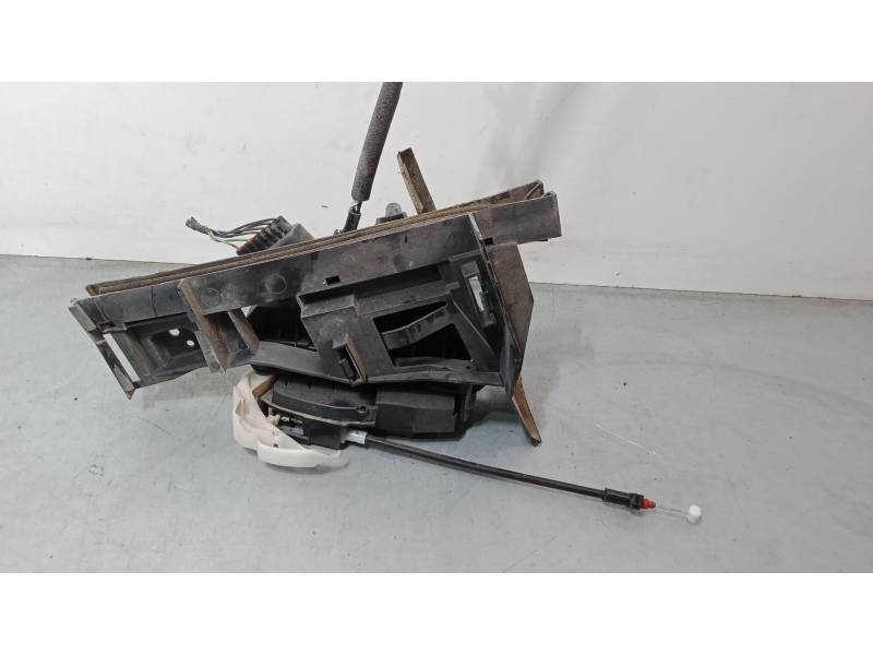 CERRADURA PUERTA TRASERA IZQUIERDA 