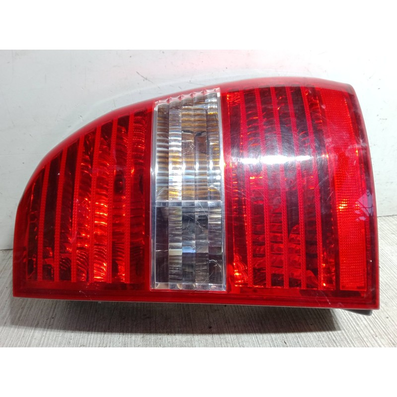 Recambio de piloto trasero derecho para kia sportage ii (je_, km_) 2.0 i 16v referencia OEM IAM   