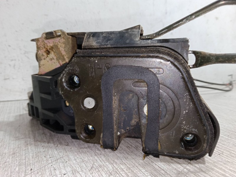 Recambio de cerradura puerta delantera izquierda para hyundai trajet (fo) 2.0 crdi referencia OEM IAM   