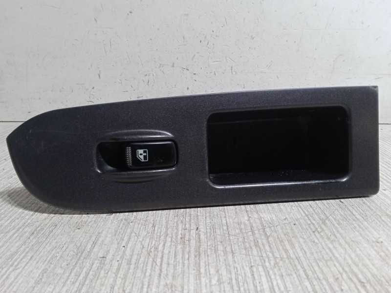 Recambio de mando elevalunas delantero derecho para hyundai trajet (fo) 2.0 crdi referencia OEM IAM   
