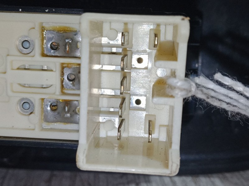 Recambio de mando elevalunas delantero derecho para hyundai trajet (fo) 2.0 crdi referencia OEM IAM   