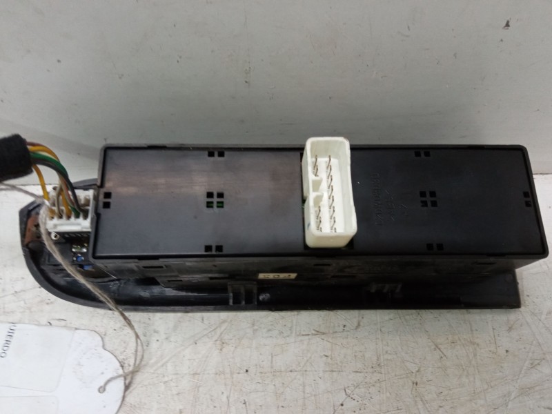 Recambio de mando elevalunas delantero izquierdo para hyundai trajet (fo) 2.0 crdi referencia OEM IAM   
