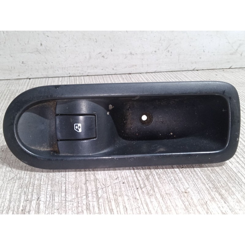 Recambio de mando elevalunas trasero derecho para renault megane ii (bm0/1_, cm0/1_) 1.5 dci (bm1e, cm1e) referencia OEM IAM   