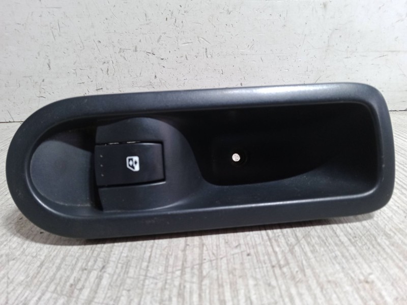 Recambio de mando elevalunas trasero izquierdo para renault megane ii (bm0/1_, cm0/1_) 1.5 dci (bm1e, cm1e) referencia OEM IAM  