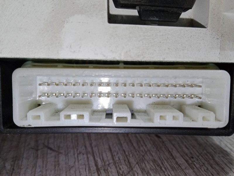 Recambio de cuadro instrumentos para toyota corolla (_e12_) 1.6 vvt-i (zze121_) referencia OEM IAM 8380002750  