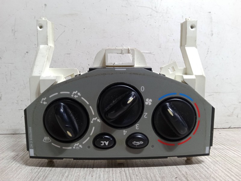 Recambio de mando climatizador para nissan primastar autobús (x83) dci 150 referencia OEM IAM X83RSAPH1AC  F964098P