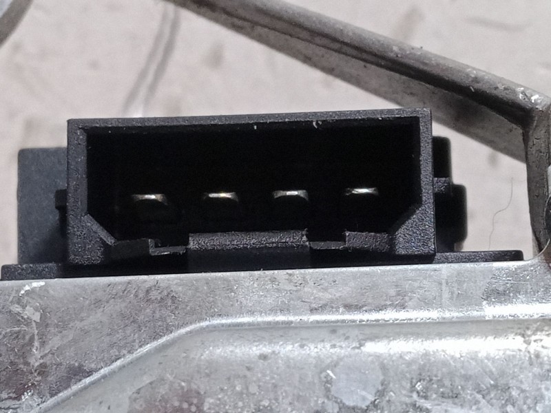 Recambio de motor limpia trasero para volkswagen golf iv (1j1) 1.4 16v referencia OEM IAM 0390201557  