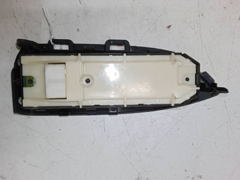 Recambio de mando elevalunas delantero izquierdo para toyota prius (_w3_) 1.8 hybrid (zvw3_) referencia OEM IAM   