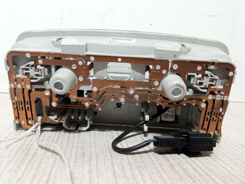 Recambio de luz interior delantera para seat ibiza v (kj1, kjg) 1.6 tdi referencia OEM IAM 3B0947105C  