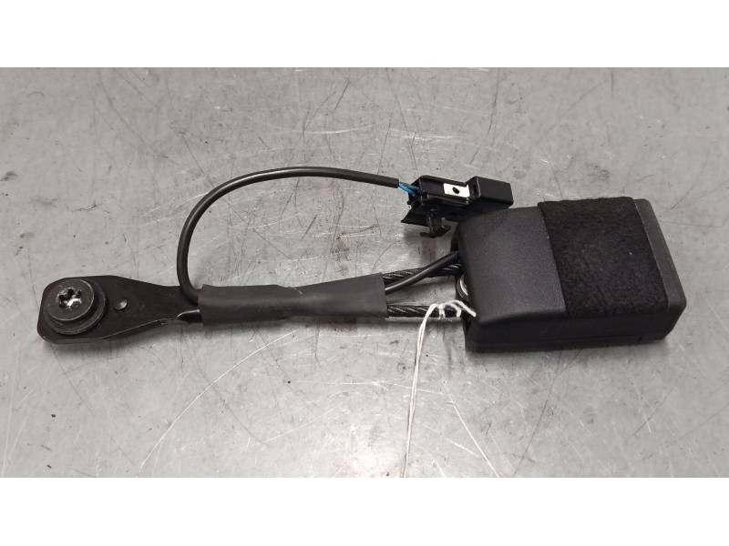 ANCLAJE CINTURON DELANTERO IZQUIERDO 