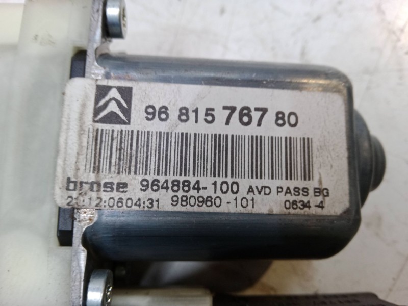 Recambio de elevalunas electrico delantero derecho para citroën c4 coupé (la_) 1.6 hdi referencia OEM IAM 9681576780  