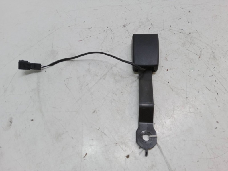 Recambio de anclaje cinturon delantero izquierdo para renault modus / grand modus (f/jp0_) 1.2 16v hi-flex referencia OEM IAM   