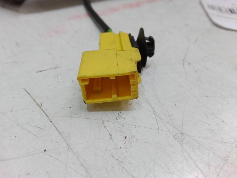 Recambio de cinturon con pretensor delantero izquierdo para opel astra j (p10) 1.7 cdti (68) referencia OEM IAM 617023600  