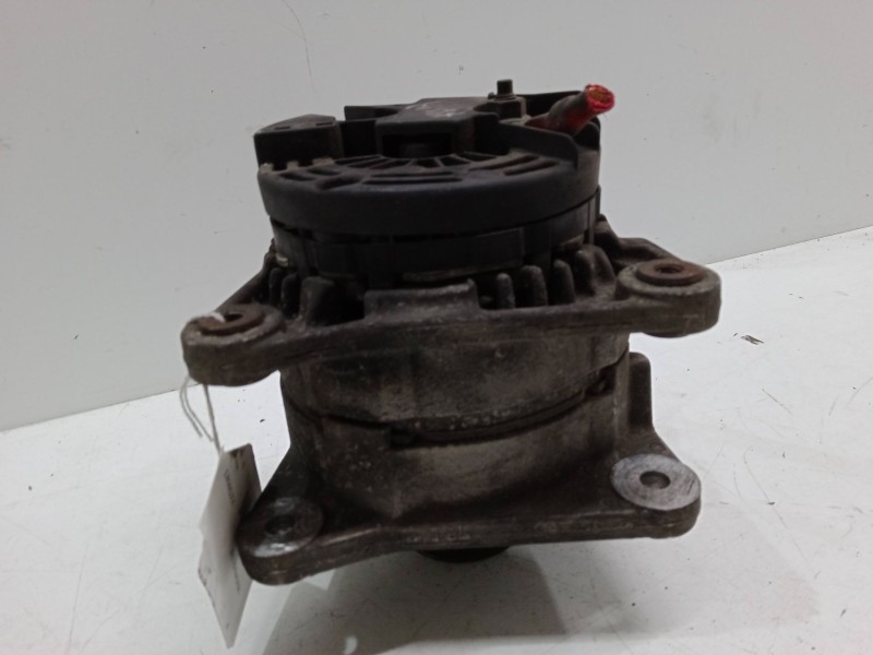 Recambio de alternador para renault clio iii (br0/1, cr0/1) 1.2 16v (br02, br0j, br11, cr02, cr0j, cr11) referencia OEM IAM 8200
