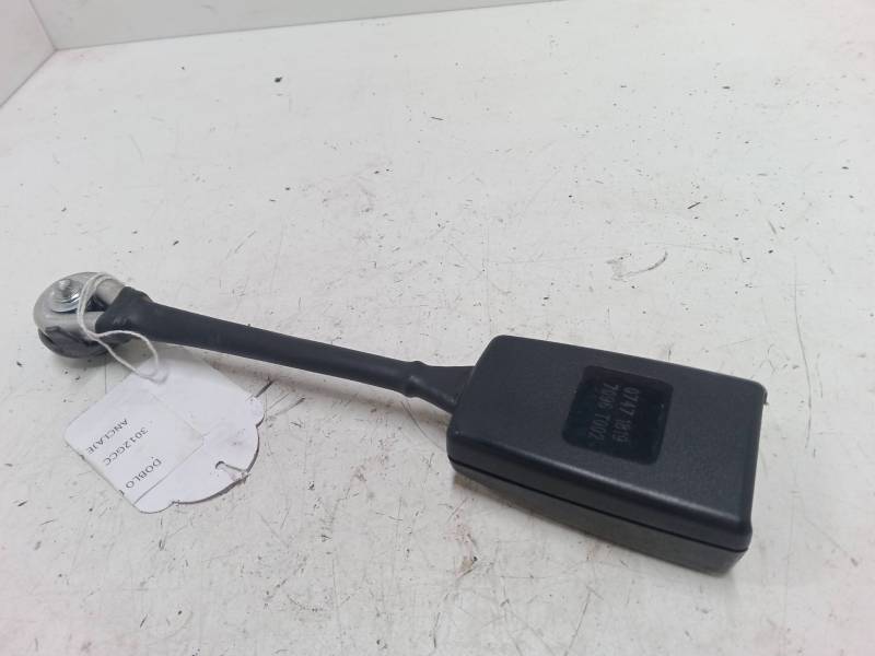 ANCLAJE CINTURON DELANTERO DERECHO 
