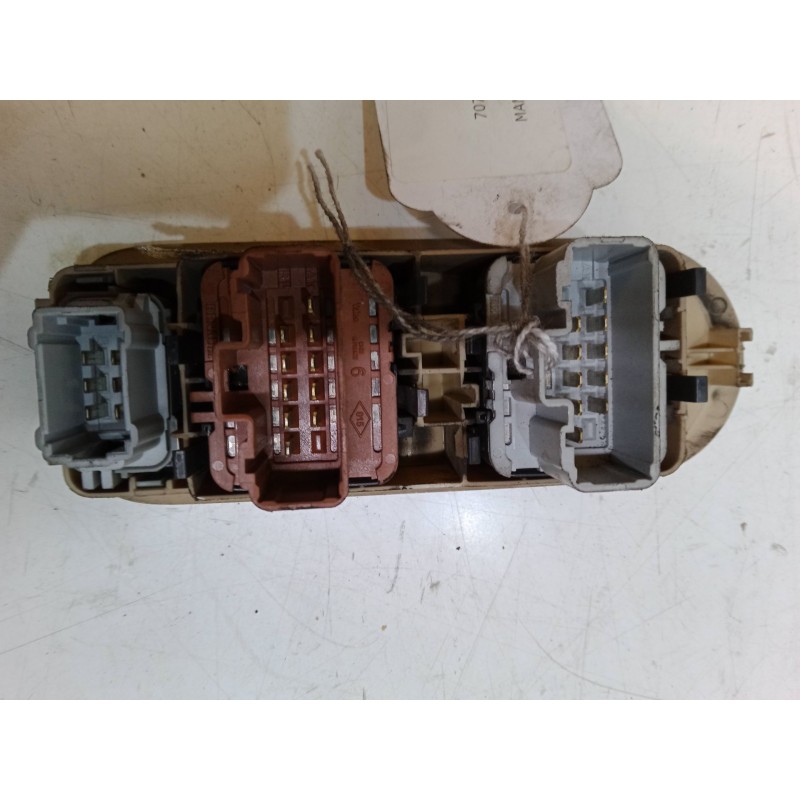 Recambio de mando elevalunas delantero izquierdo para renault scénic ii (jm0/1_) 2.0 dci (jm1k) referencia OEM IAM   