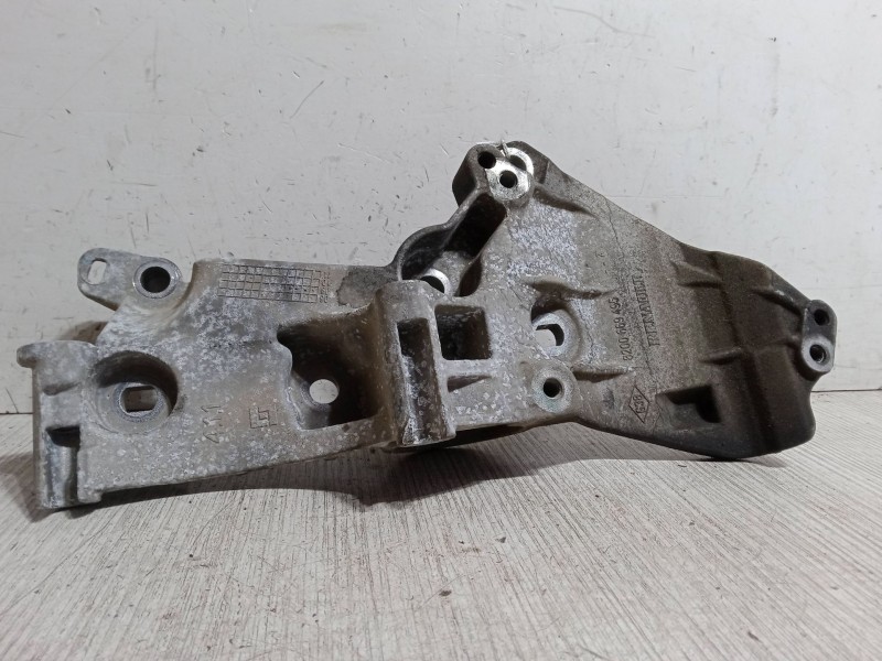 Recambio de soporte alternador para renault megane iii hatchback (bz0/1_, b3_) 1.5 dci referencia OEM IAM   