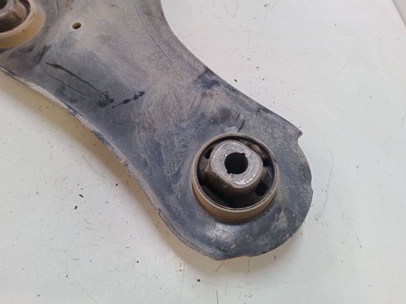 Recambio de brazo suspension inferior delantero izquierdo para renault megane iii hatchback (bz0/1_, b3_) 1.2 tce (bz2b, bz11) r