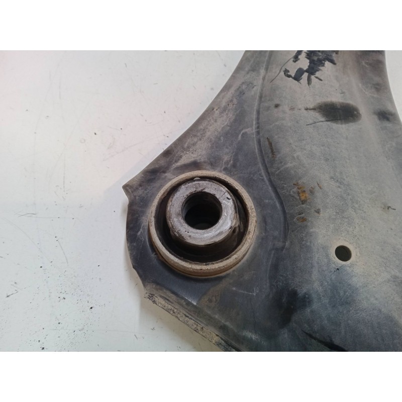Recambio de brazo suspension inferior delantero izquierdo para renault megane iii hatchback (bz0/1_, b3_) 1.2 tce (bz2b, bz11) r